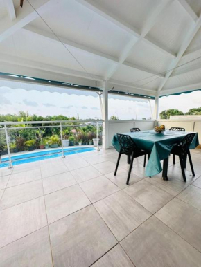 Demeure vue mer avec piscine privée